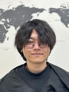 東條先生の顔写真